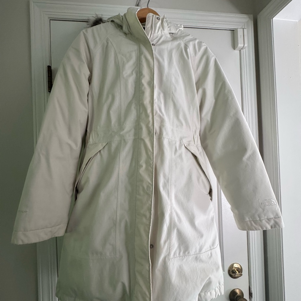 The North Face Women's White Ski Parka with Hood